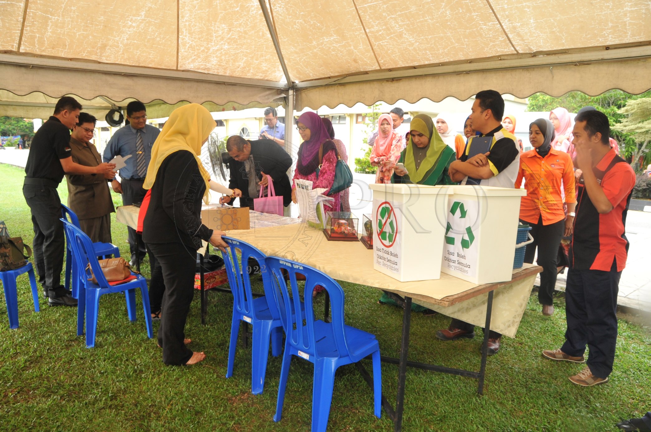 PRO 14 51 KKP PRO 7047